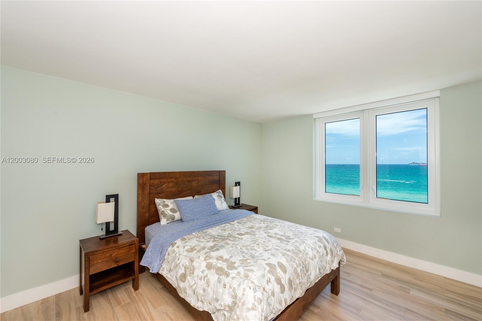 2301 Collins Ave # 1009