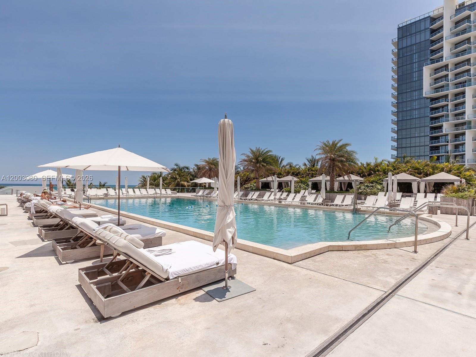 2301 Collins Ave # 1009