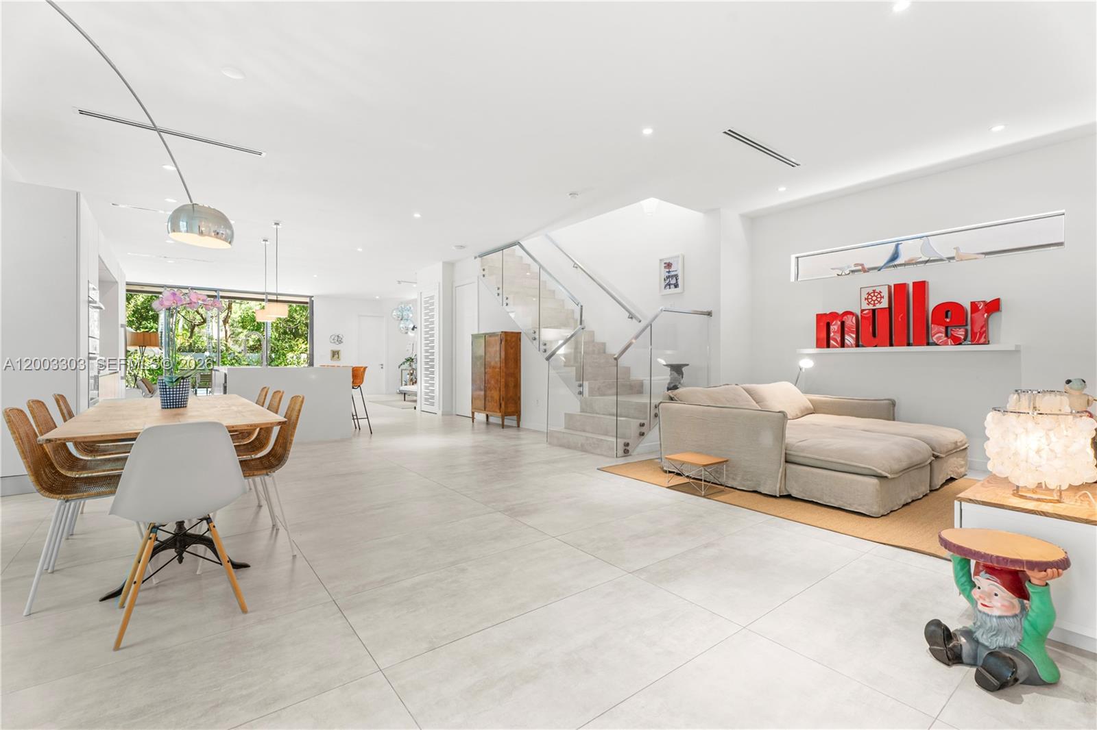 2955 Shipping Ave # 2955