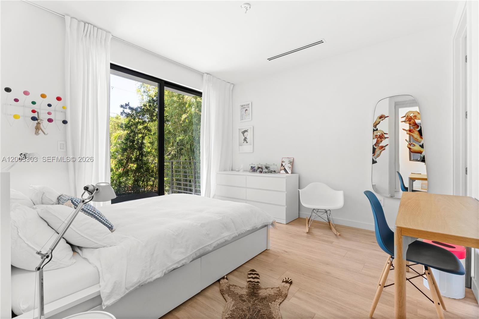 2955 Shipping Ave # 2955