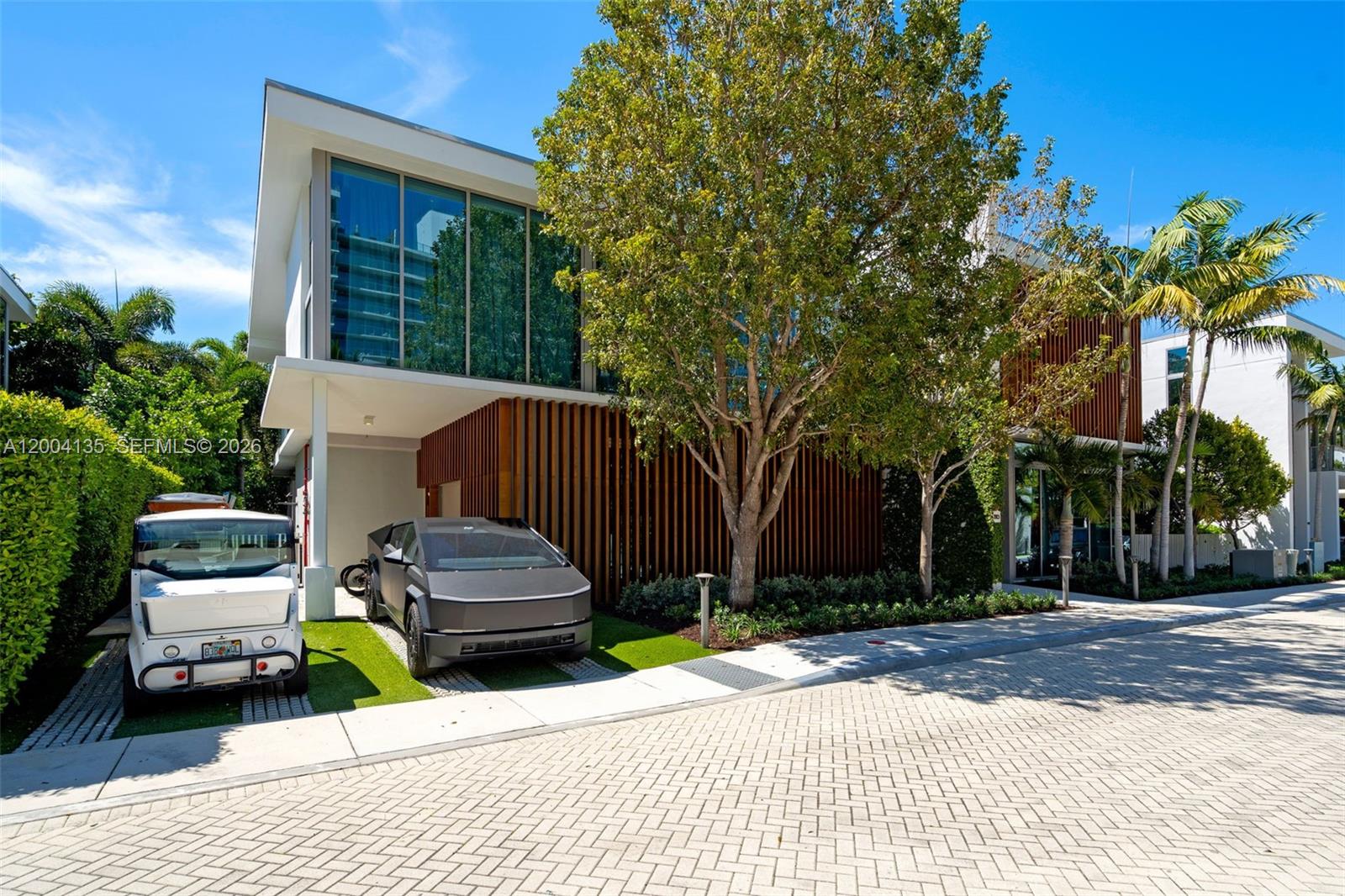 110 Reef Ln