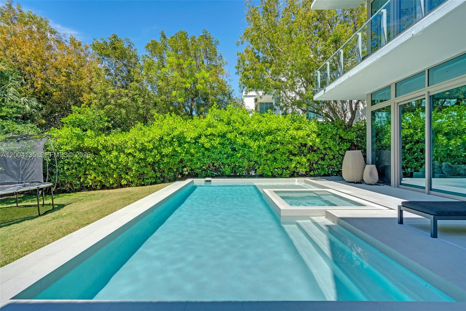 110 Reef Ln