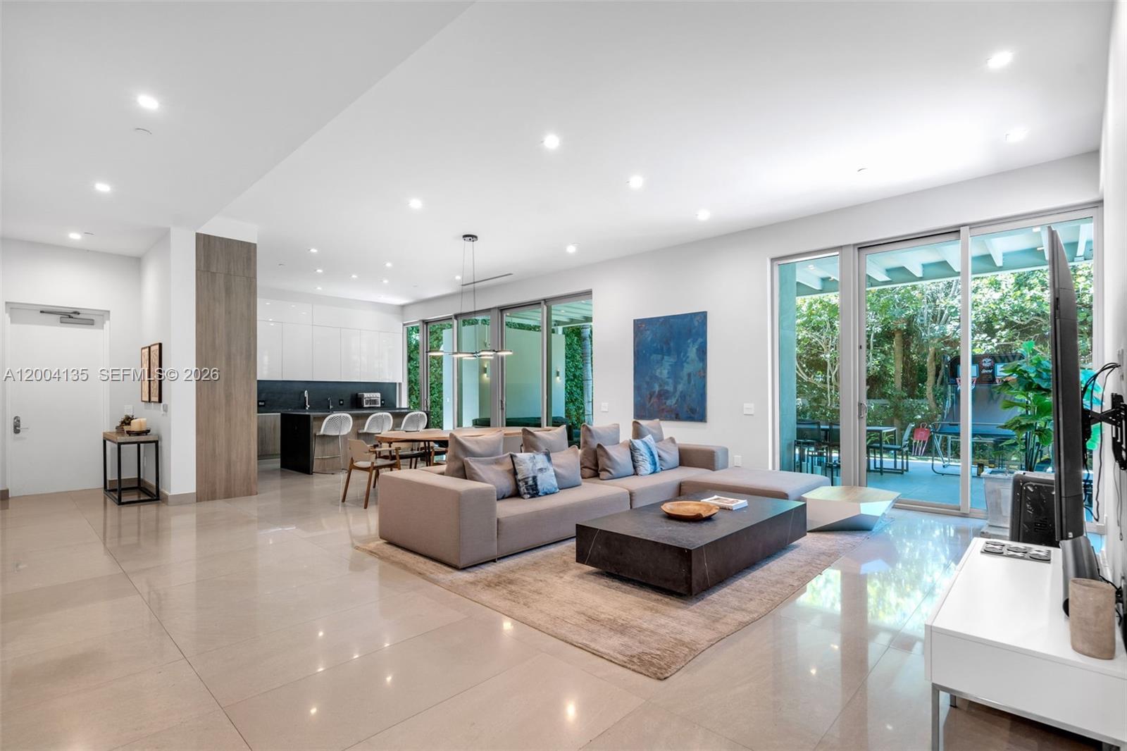 110 Reef Ln