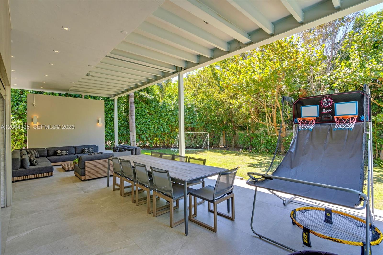 110 Reef Ln