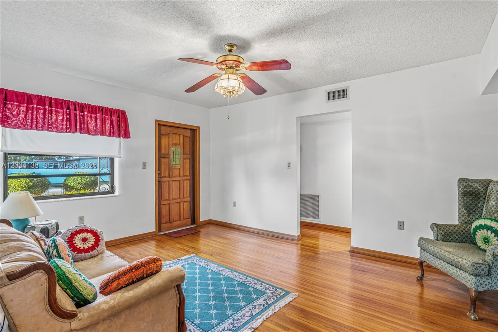 380 NE 15th St