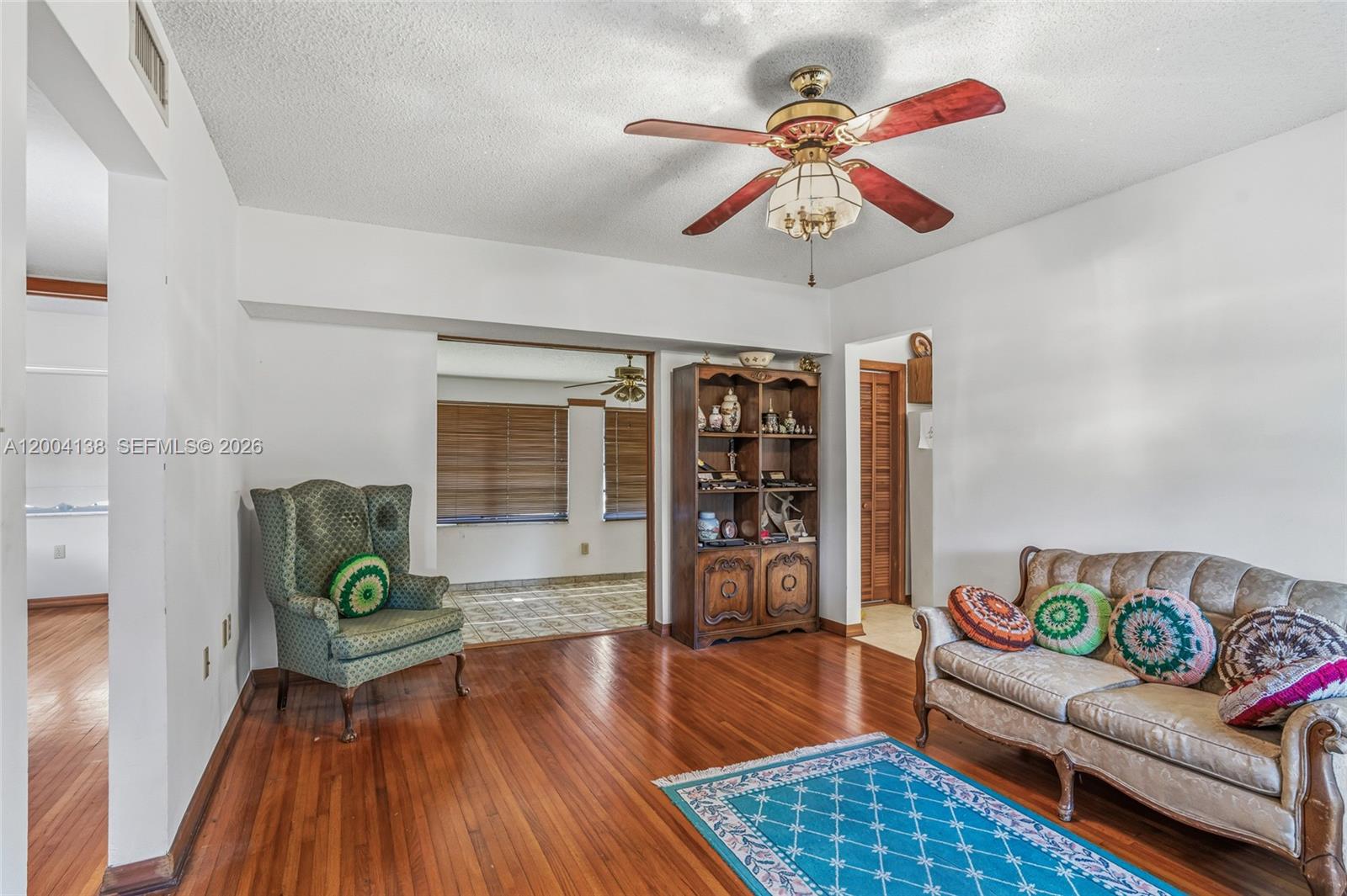 380 NE 15th St