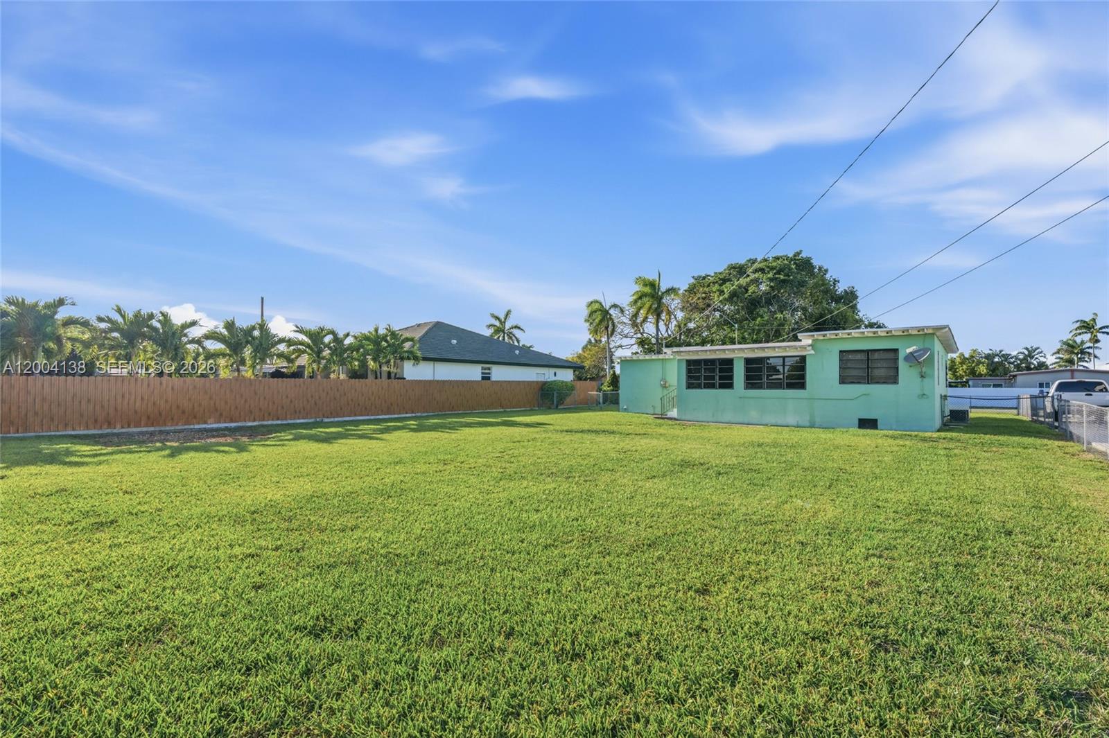 380 NE 15th St