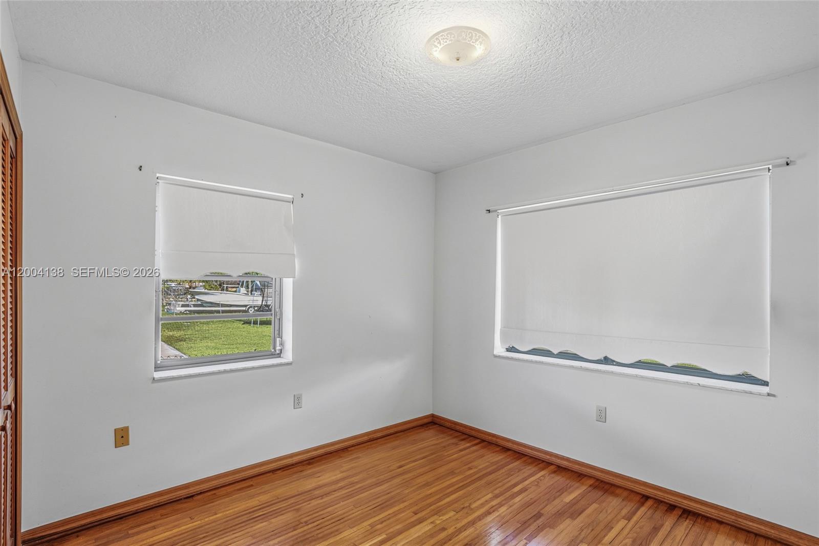 380 NE 15th St