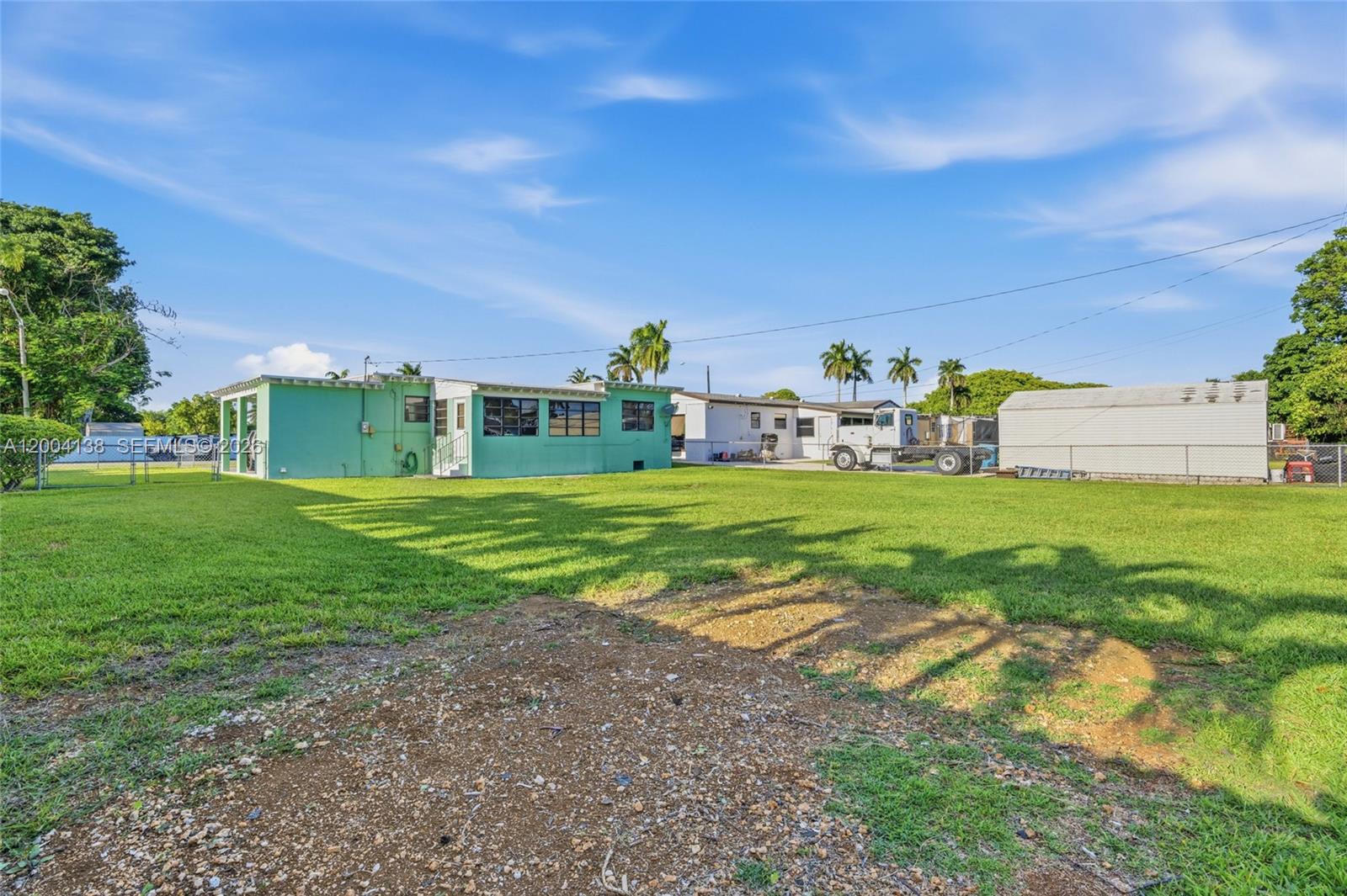 380 NE 15th St