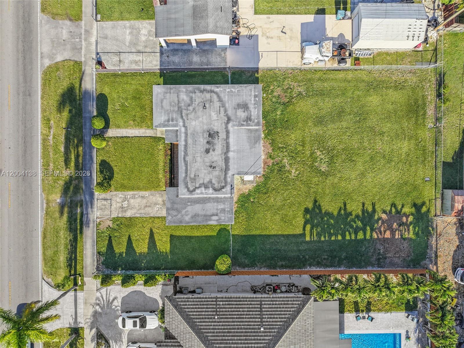 380 NE 15th St