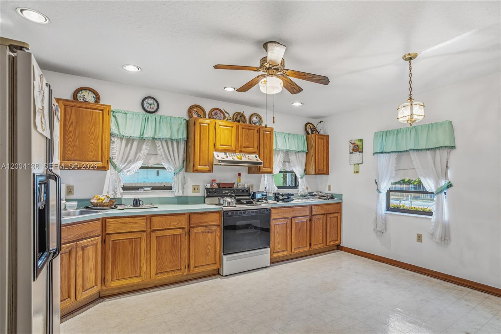 380 NE 15th St