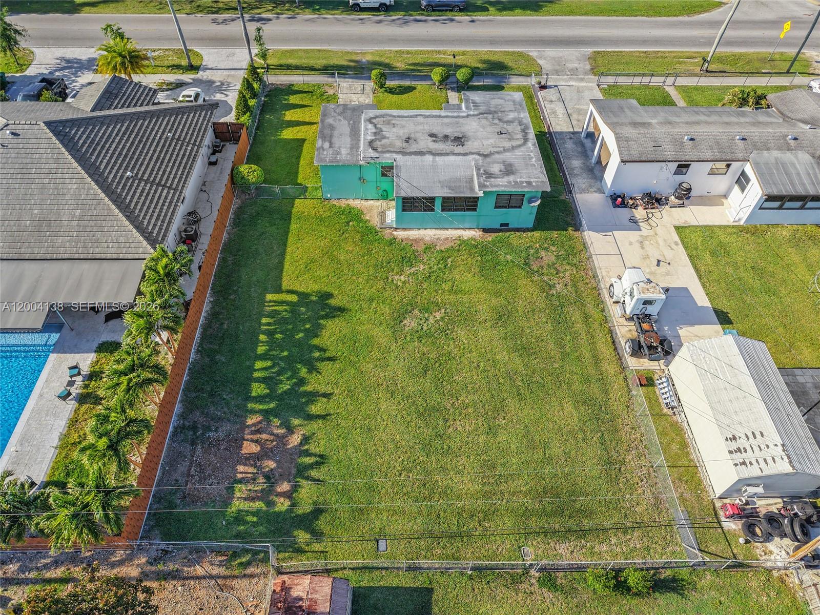 380 NE 15th St