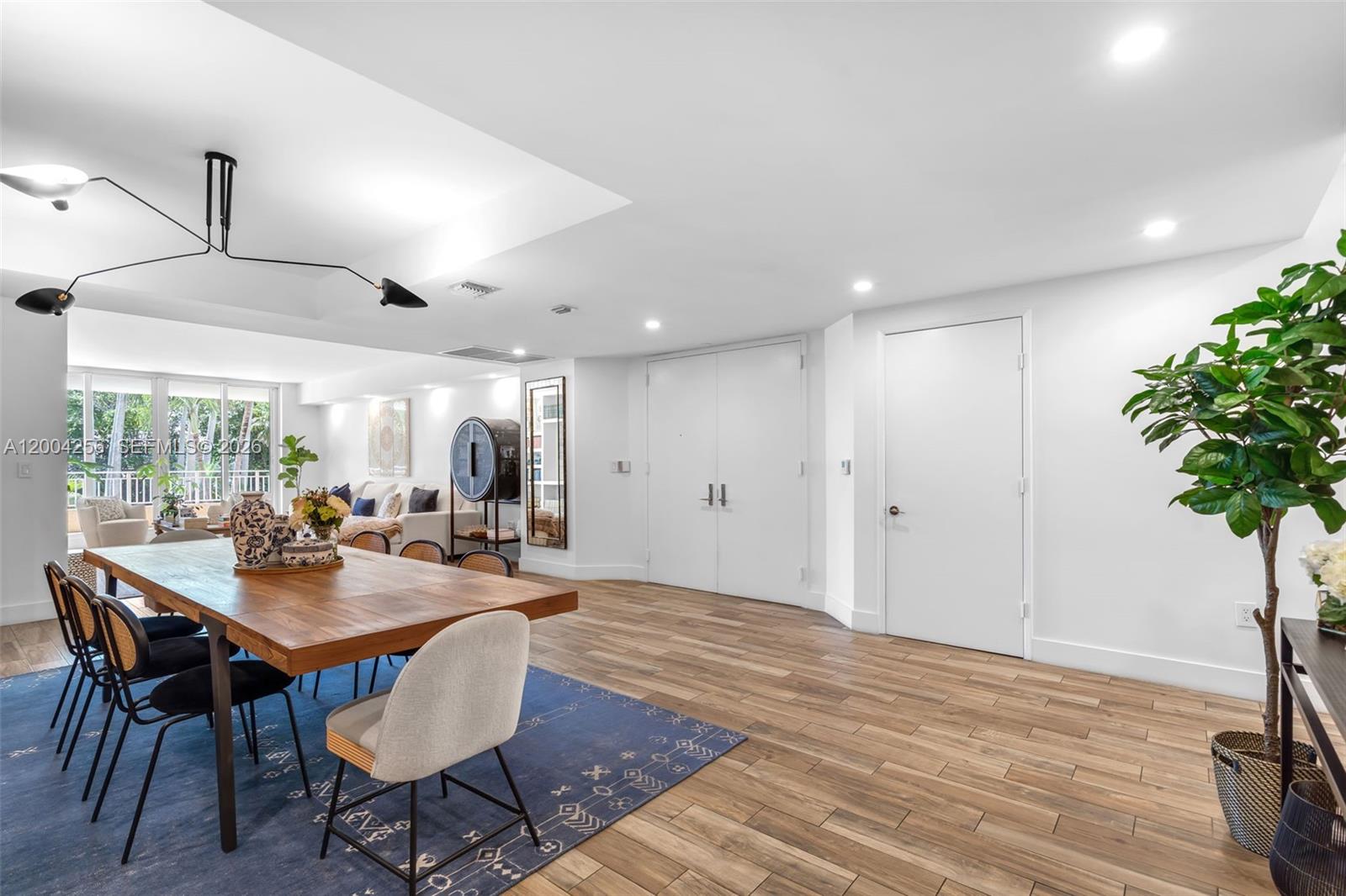 791 Crandon Blvd # 302