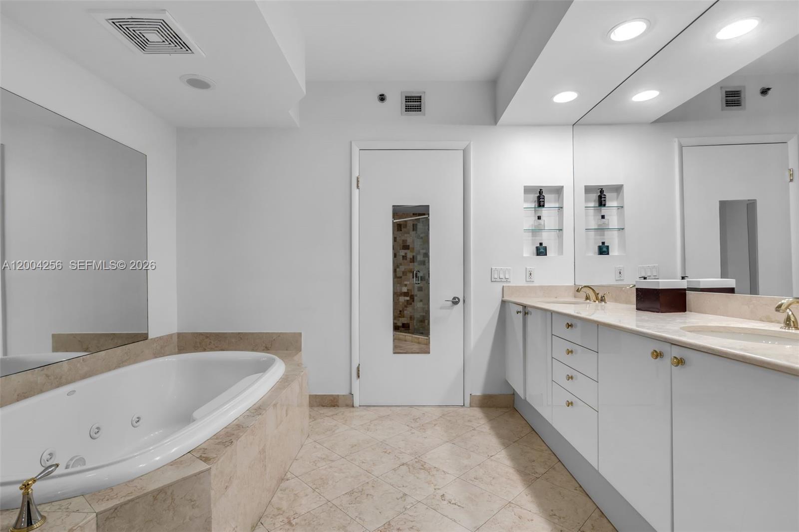 791 Crandon Blvd # 302