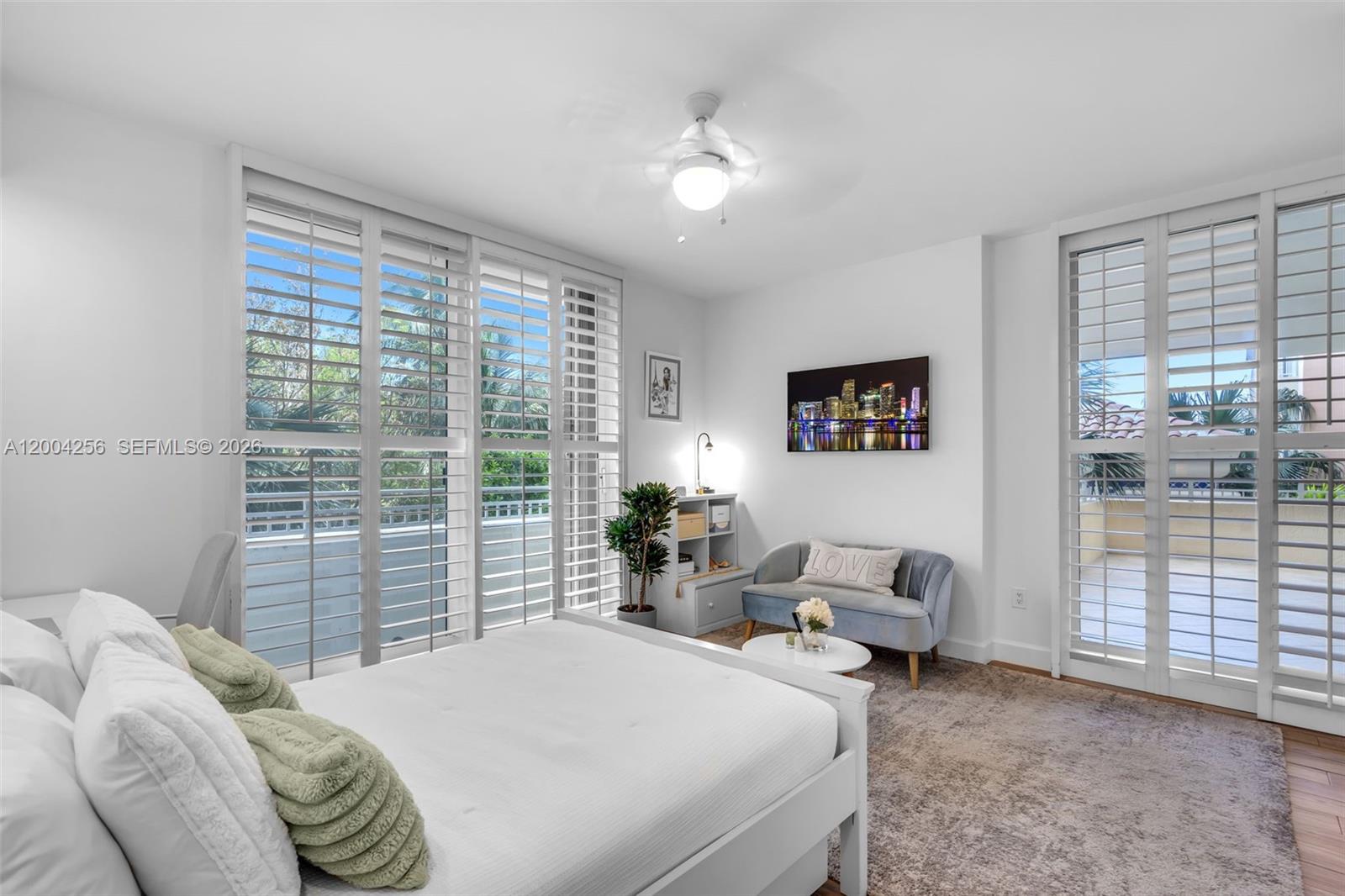 791 Crandon Blvd # 302