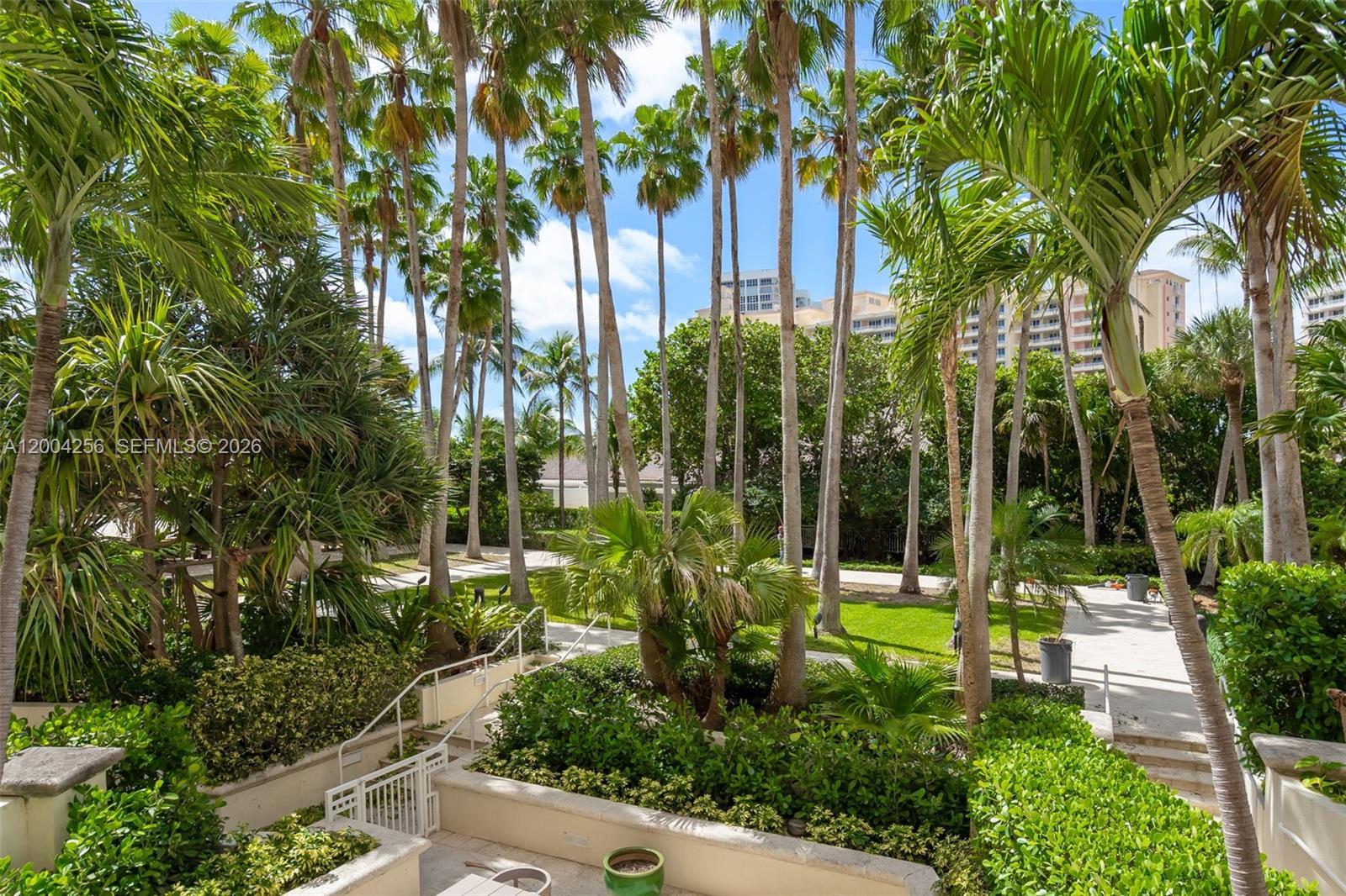 791 Crandon Blvd # 302