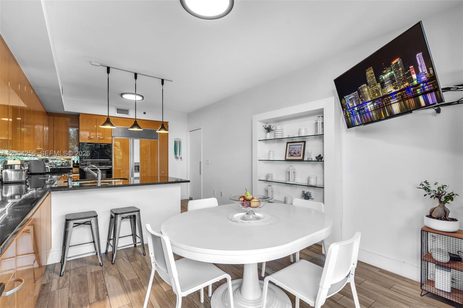 791 Crandon Blvd # 302