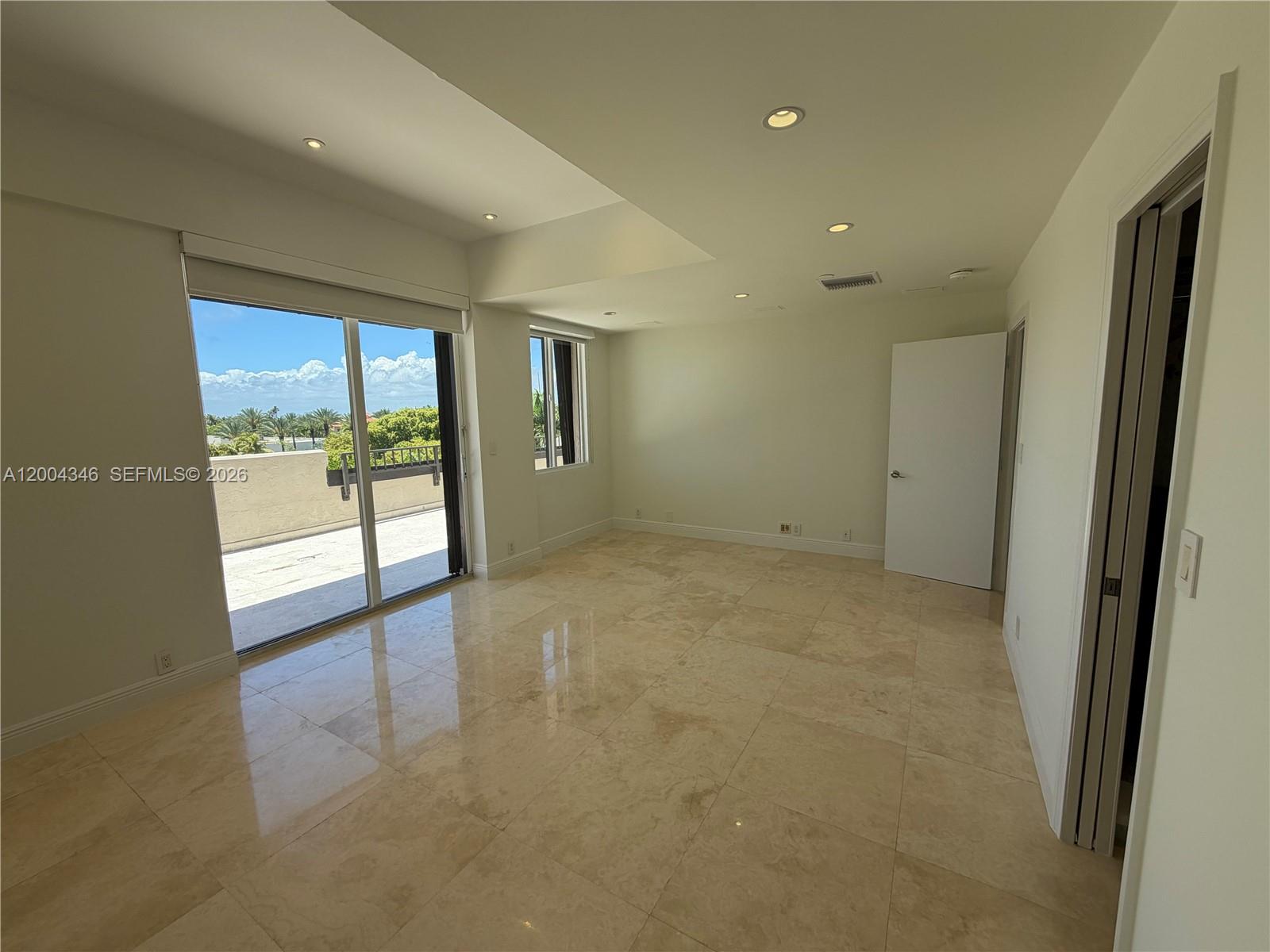 151 Crandon Blvd # 444