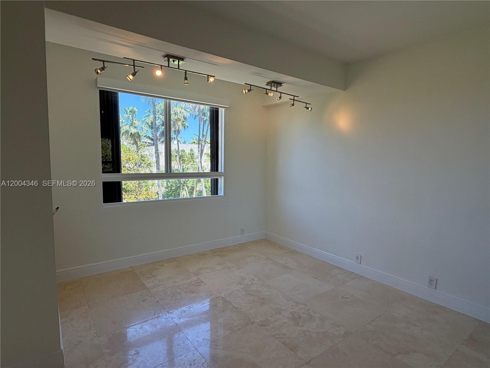 151 Crandon Blvd # 444