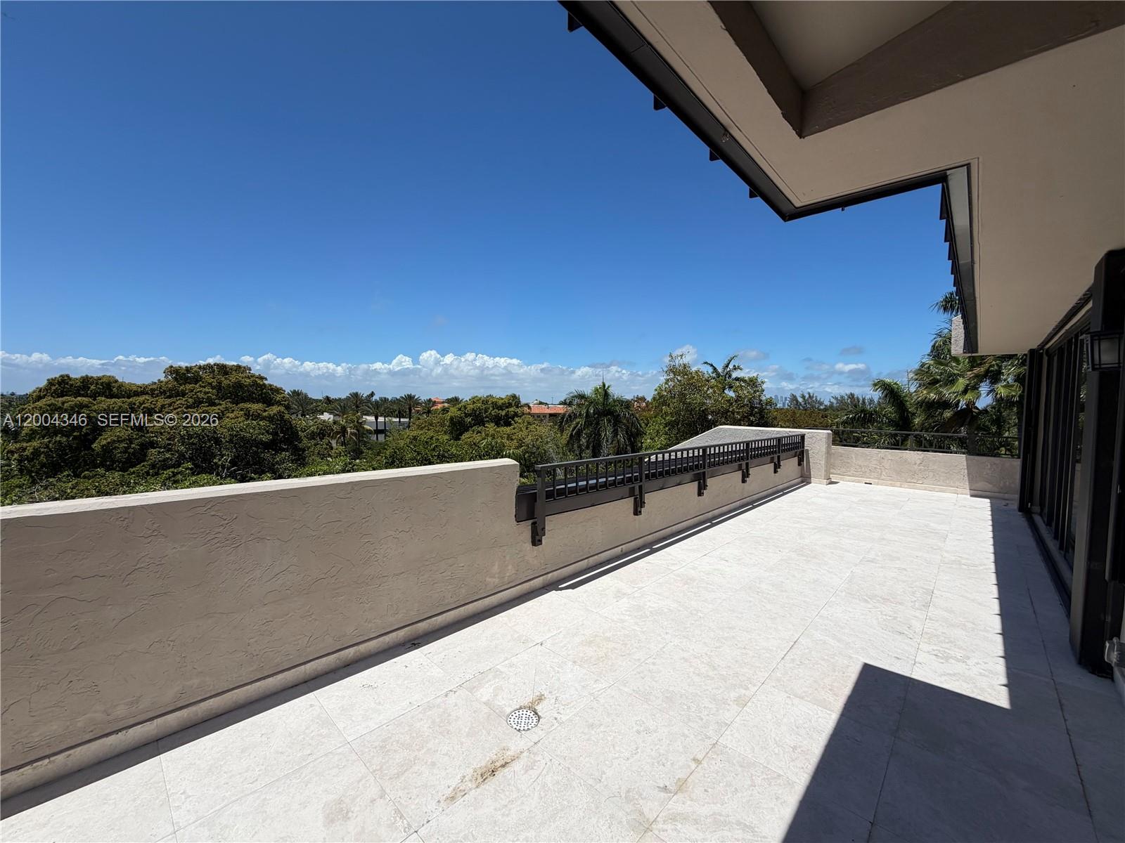 151 Crandon Blvd # 444