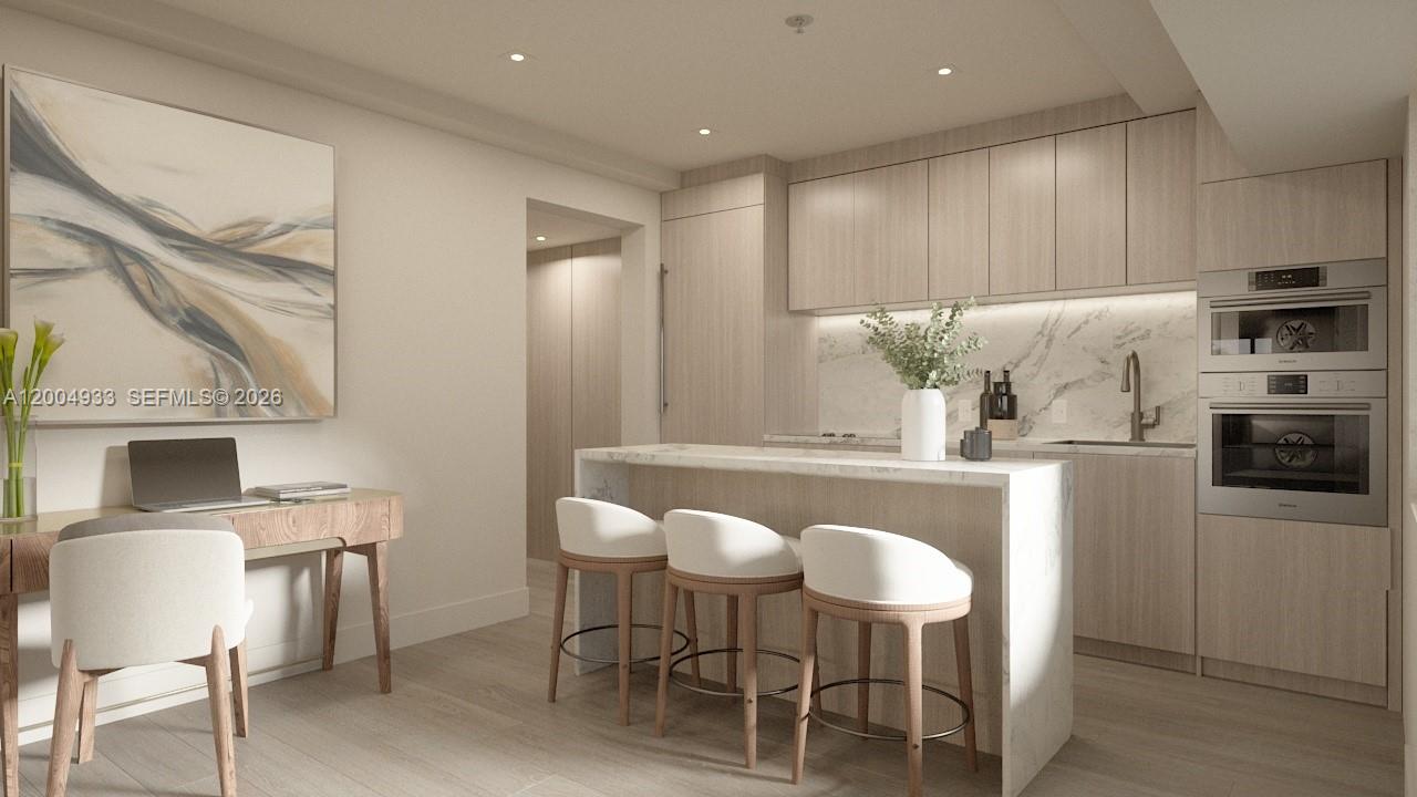 260 Collins Ave Unit: 105/106