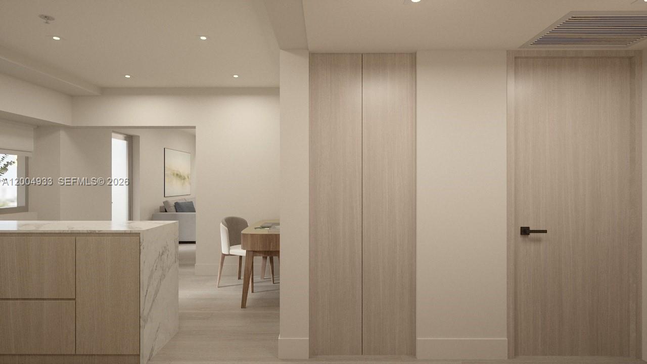 260 Collins Ave Unit: 105/106