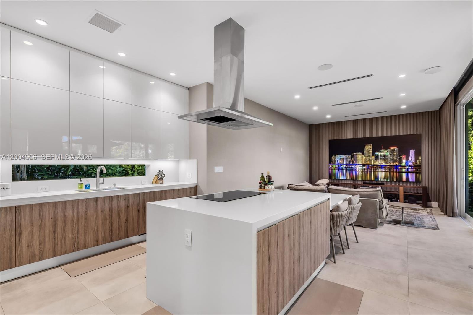 285 W Mashta Dr