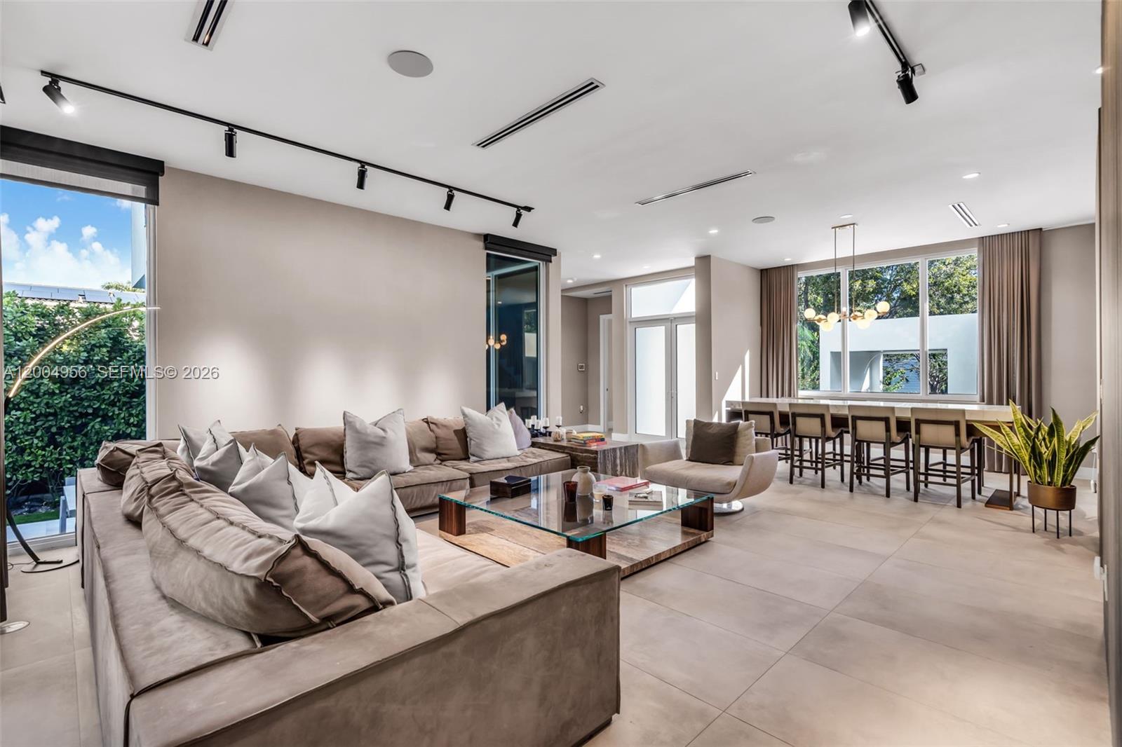 285 W Mashta Dr
