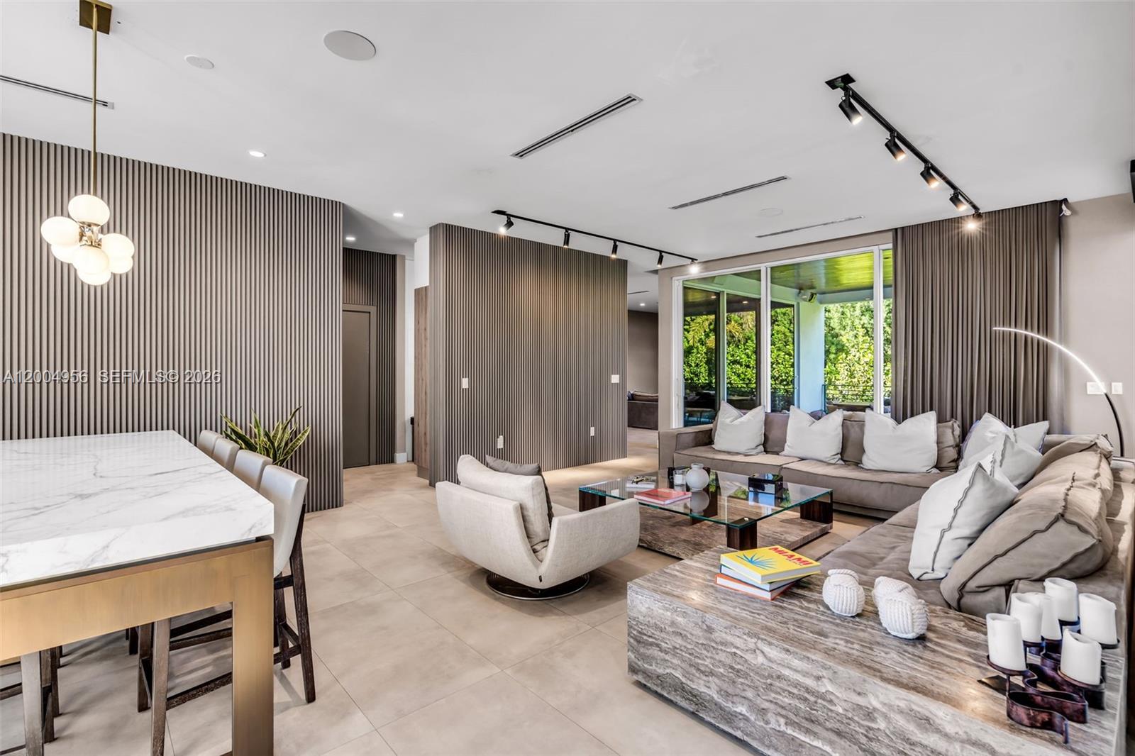 285 W Mashta Dr