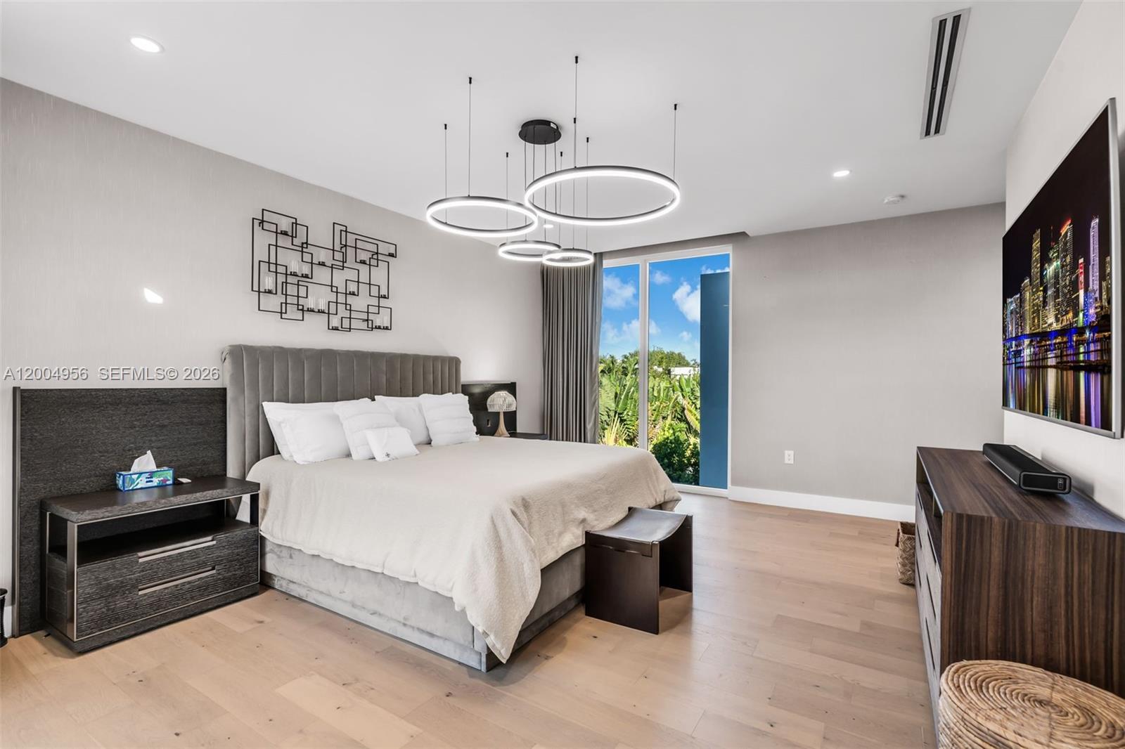 285 W Mashta Dr
