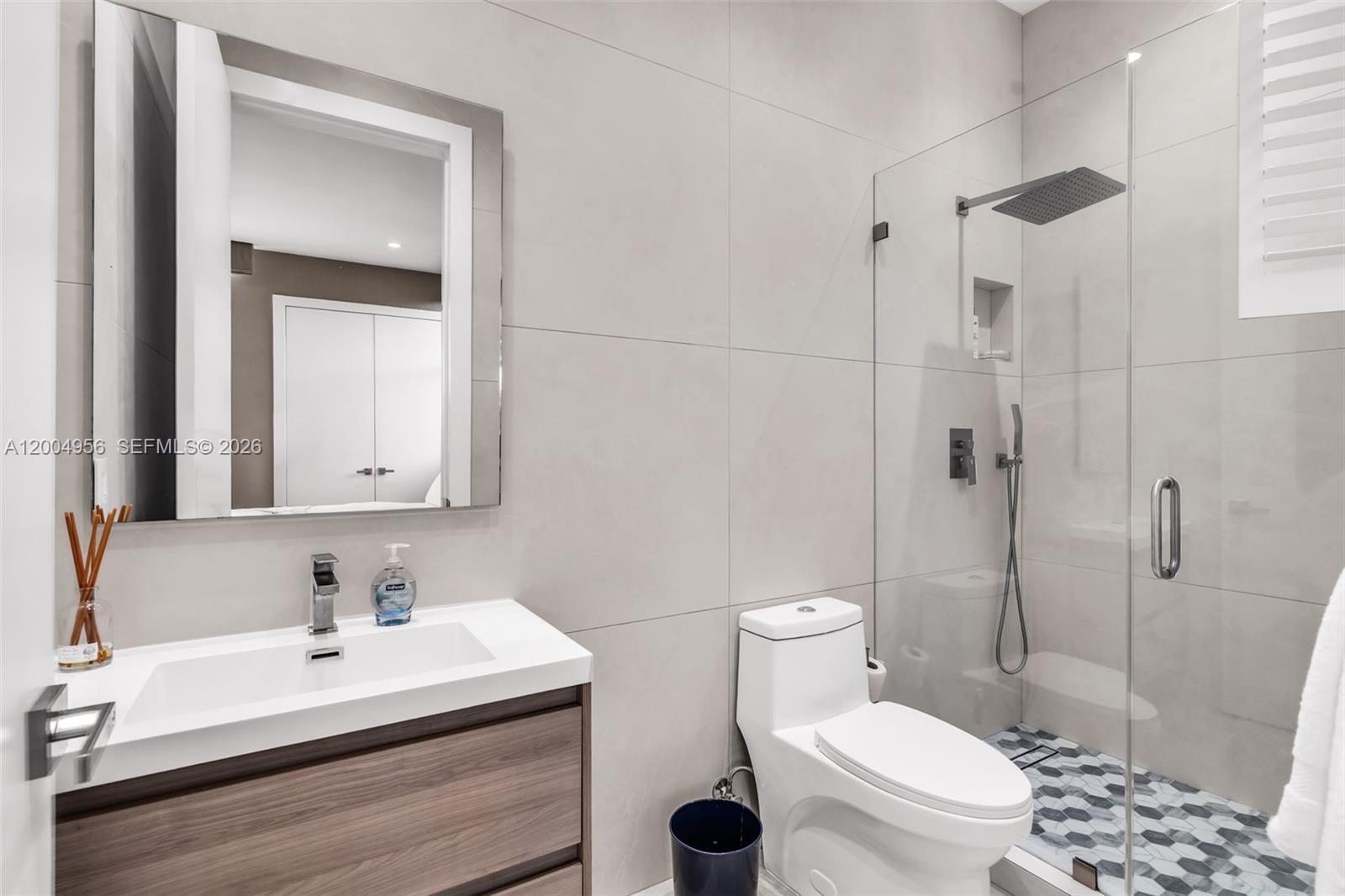 285 W Mashta Dr