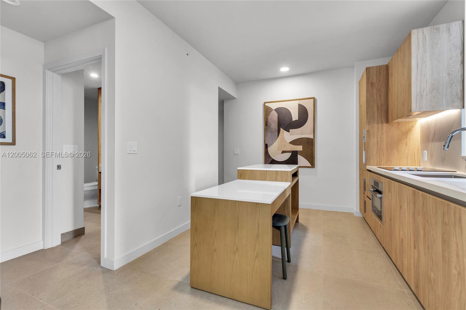 11 NE 6th St # 407