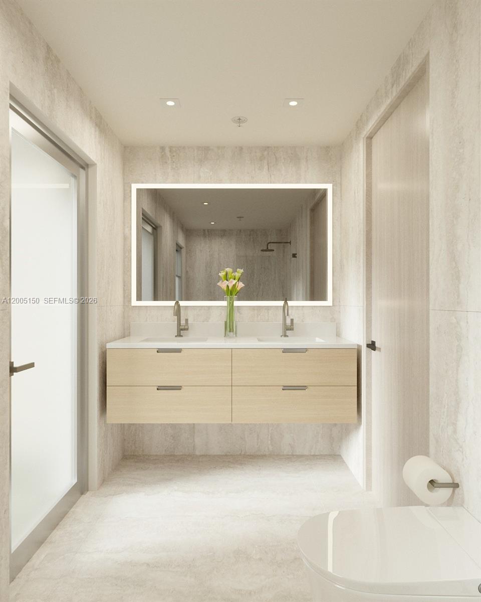 250 Collins Ave Unit: 107/108