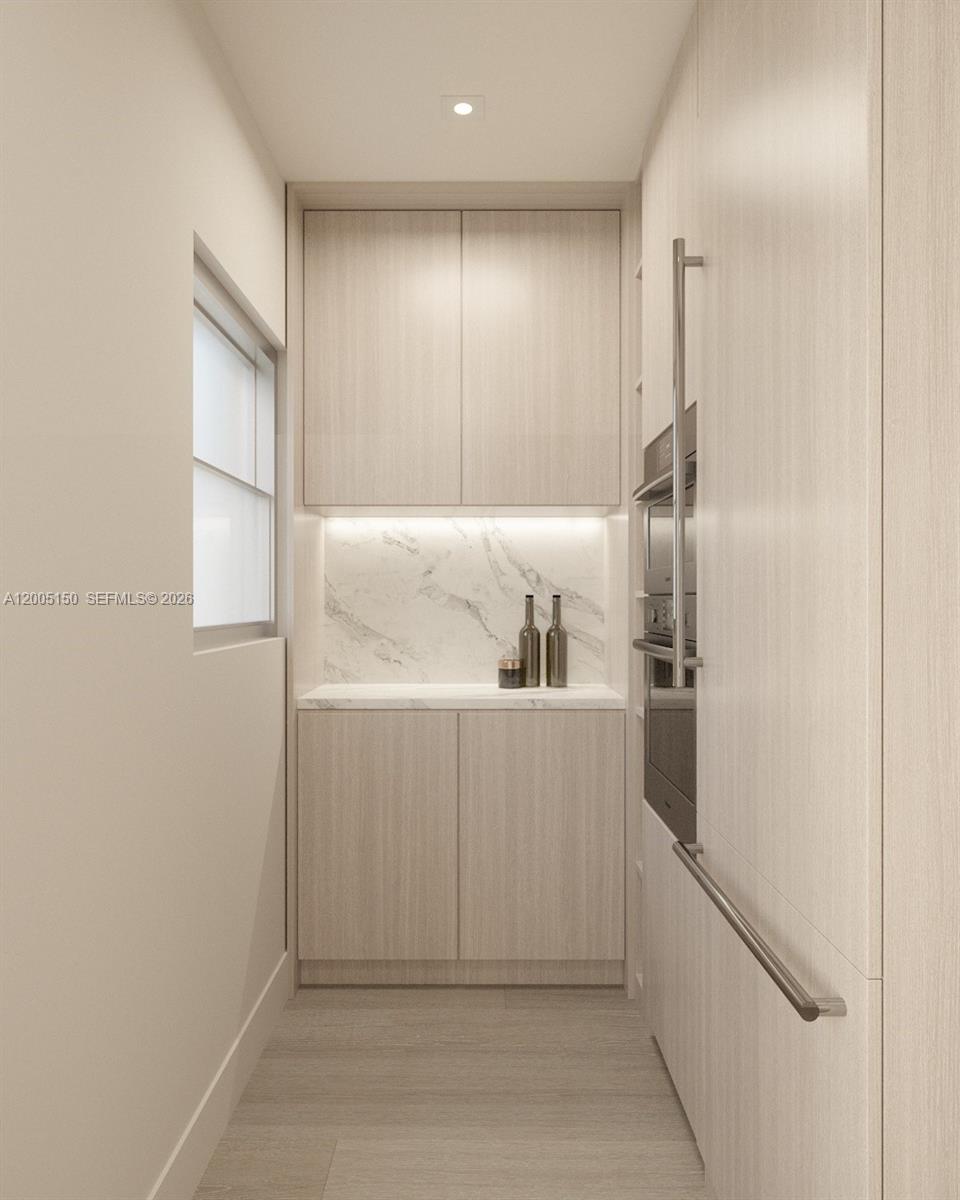 250 Collins Ave Unit: 107/108