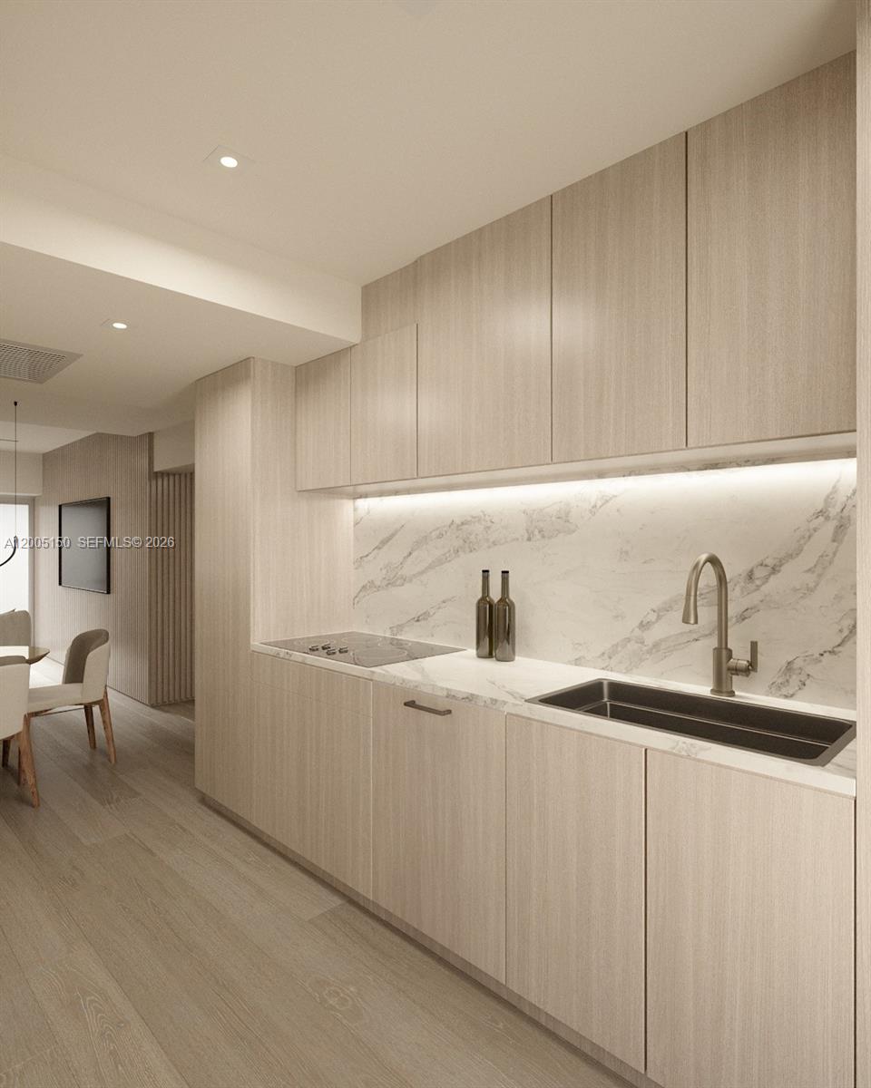 250 Collins Ave Unit: 107/108
