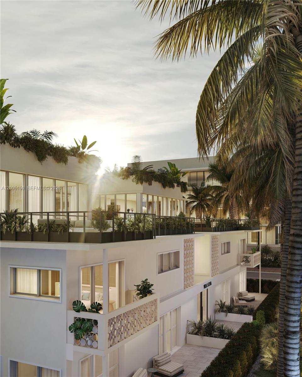 250 Collins Ave Unit: 107/108