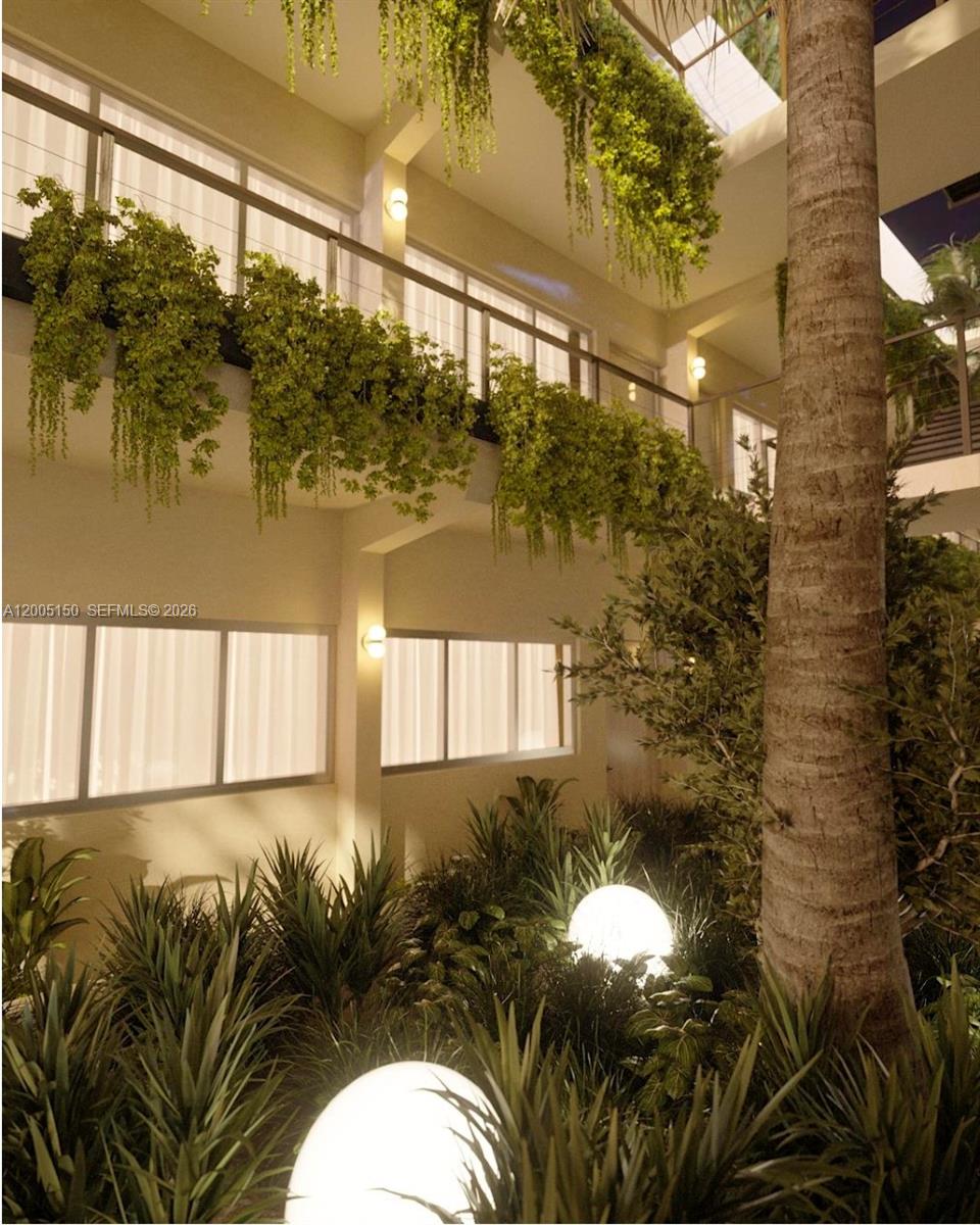 250 Collins Ave Unit: 107/108