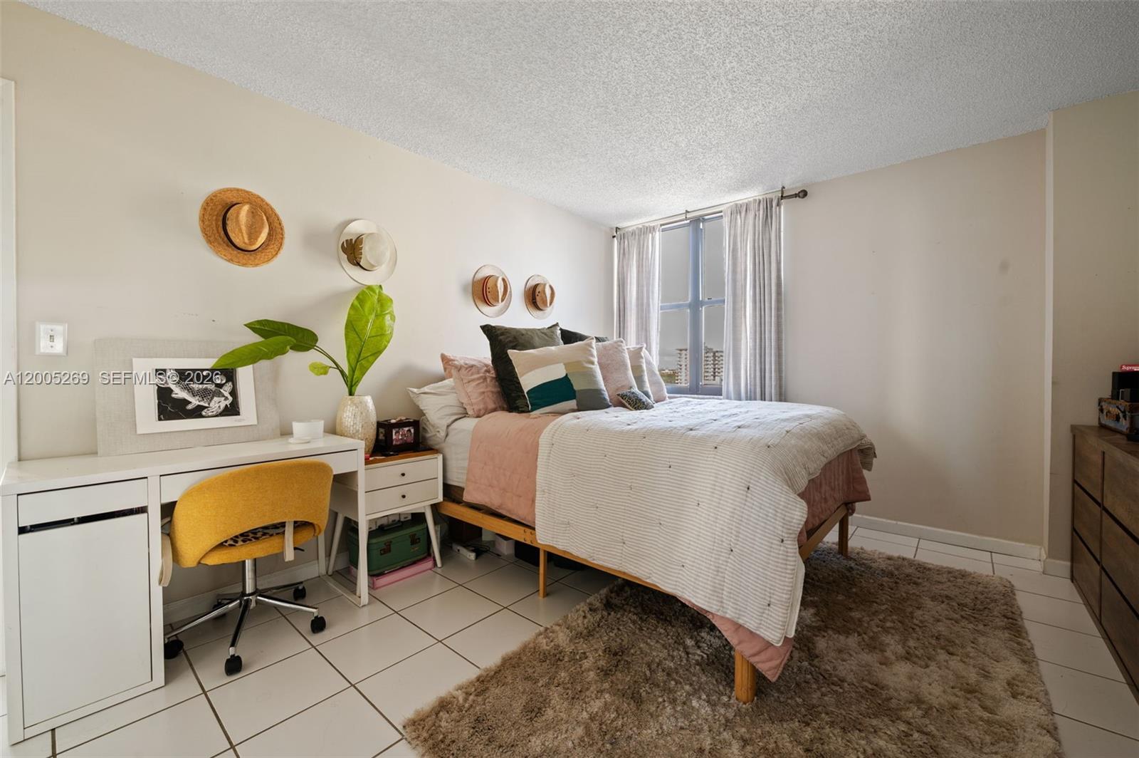 2555 Collins Ave # 1002