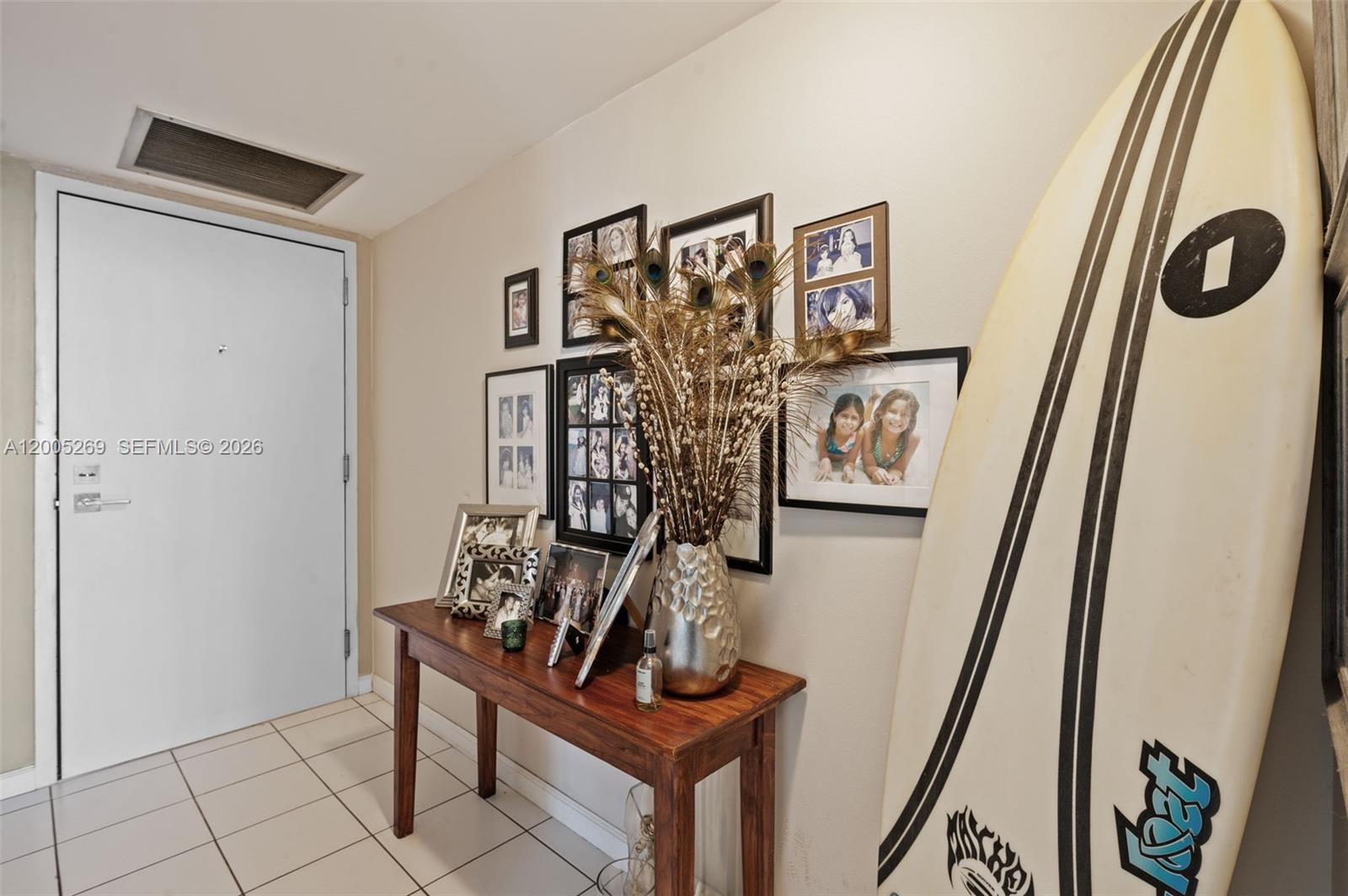 2555 Collins Ave # 1002