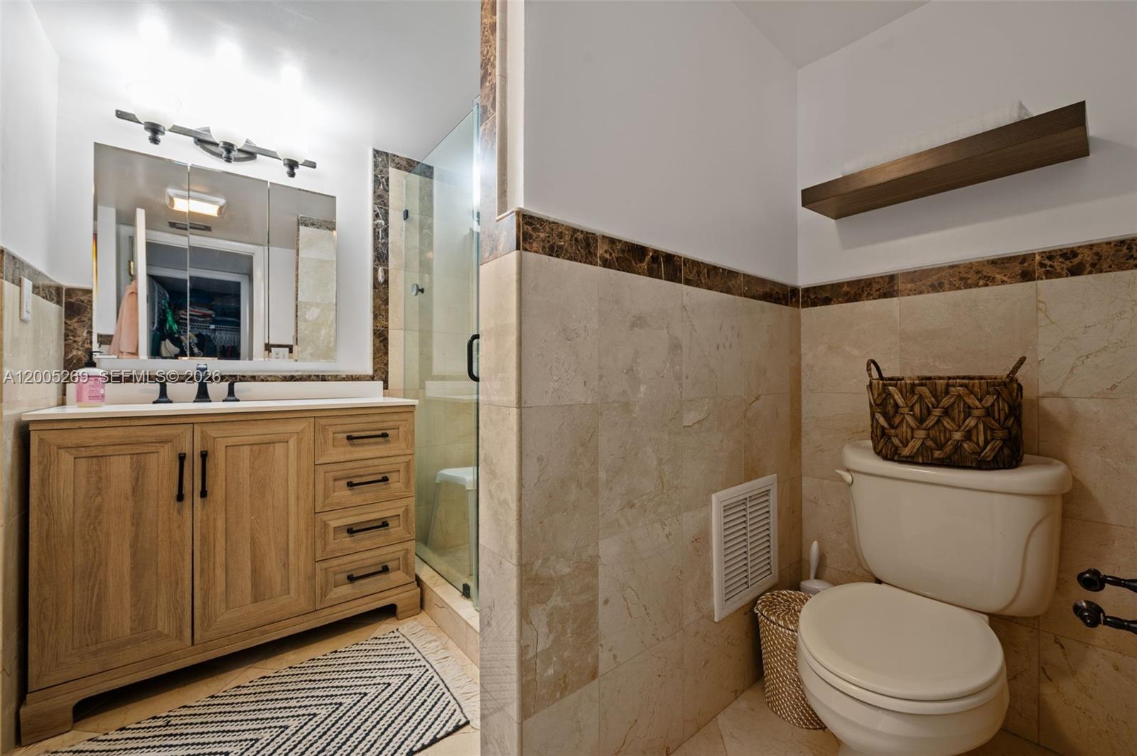 2555 Collins Ave # 1002