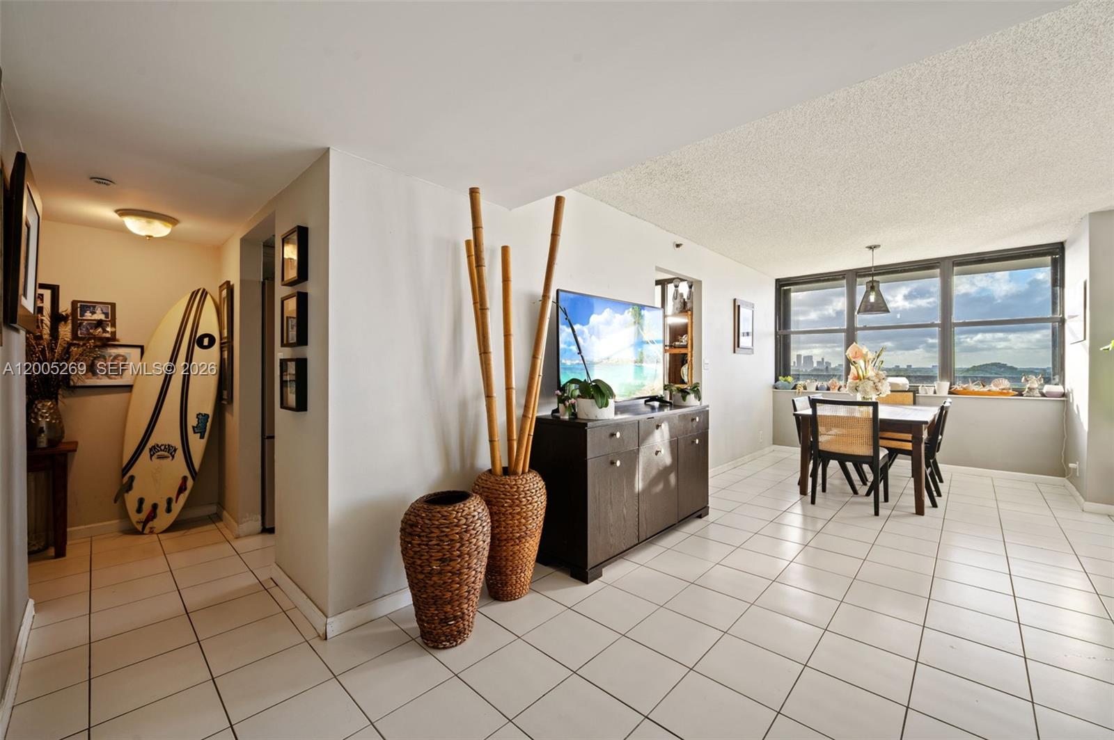 2555 Collins Ave # 1002