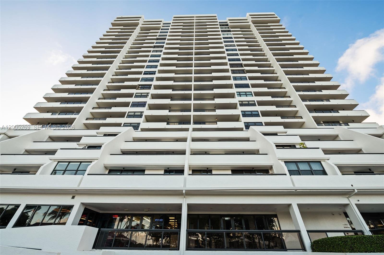2555 Collins Ave # 1002