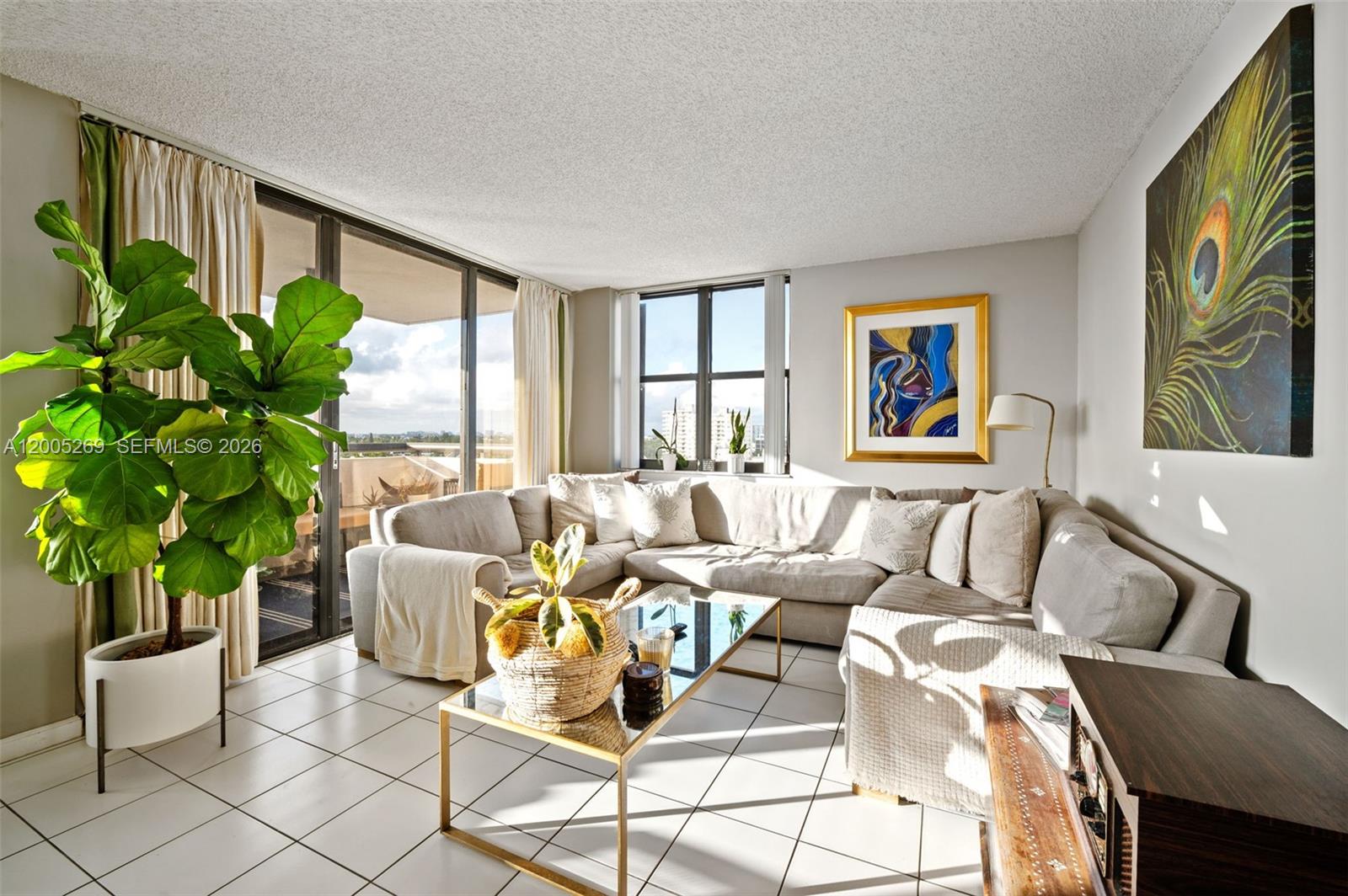 2555 Collins Ave # 1002