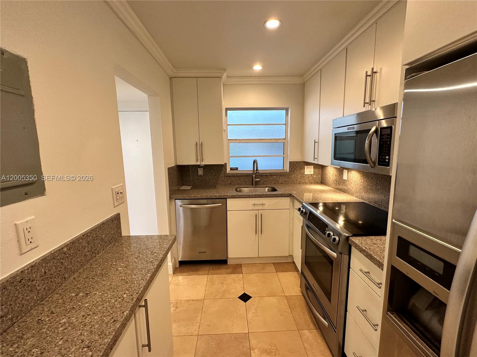 1250 Lincoln Rd # 406