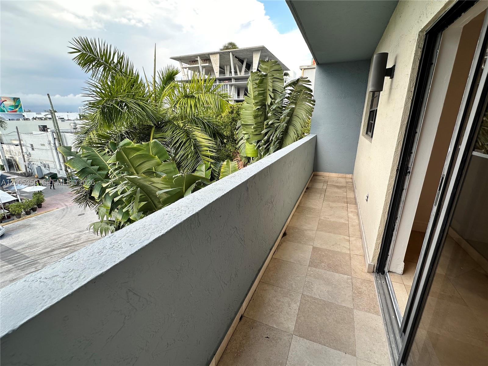 1250 Lincoln Rd # 406