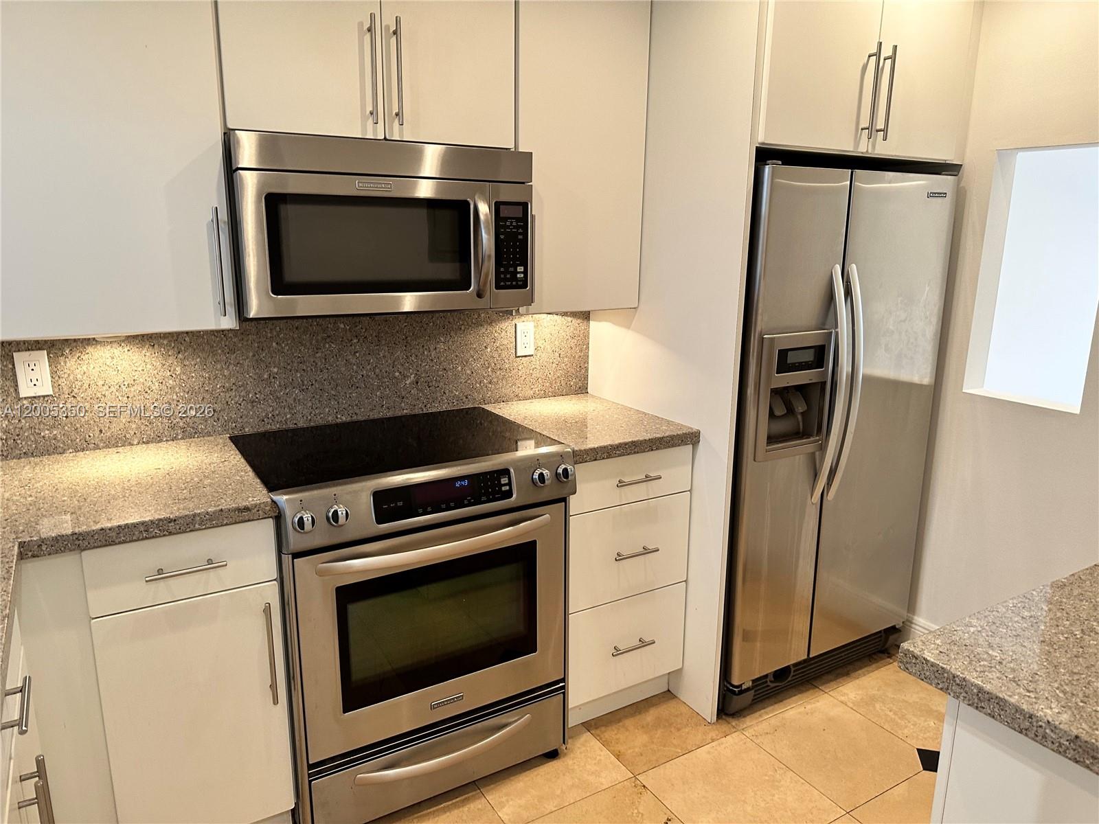 1250 Lincoln Rd # 406
