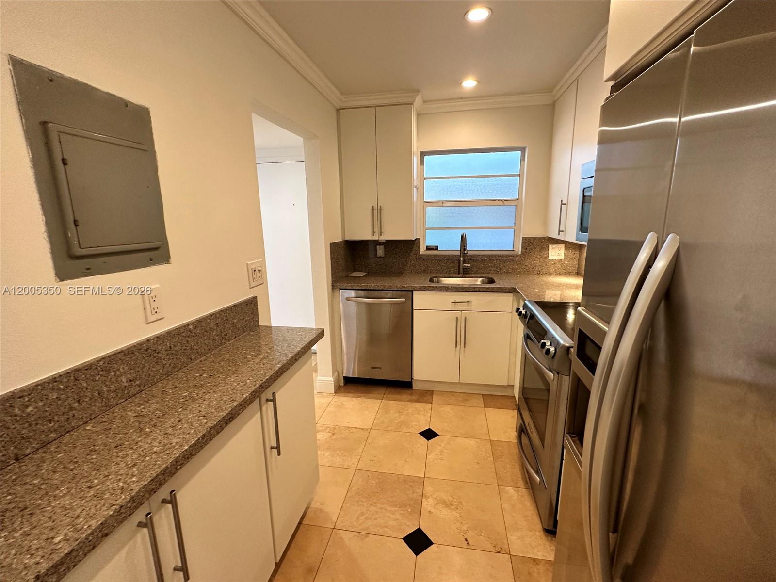 1250 Lincoln Rd # 406