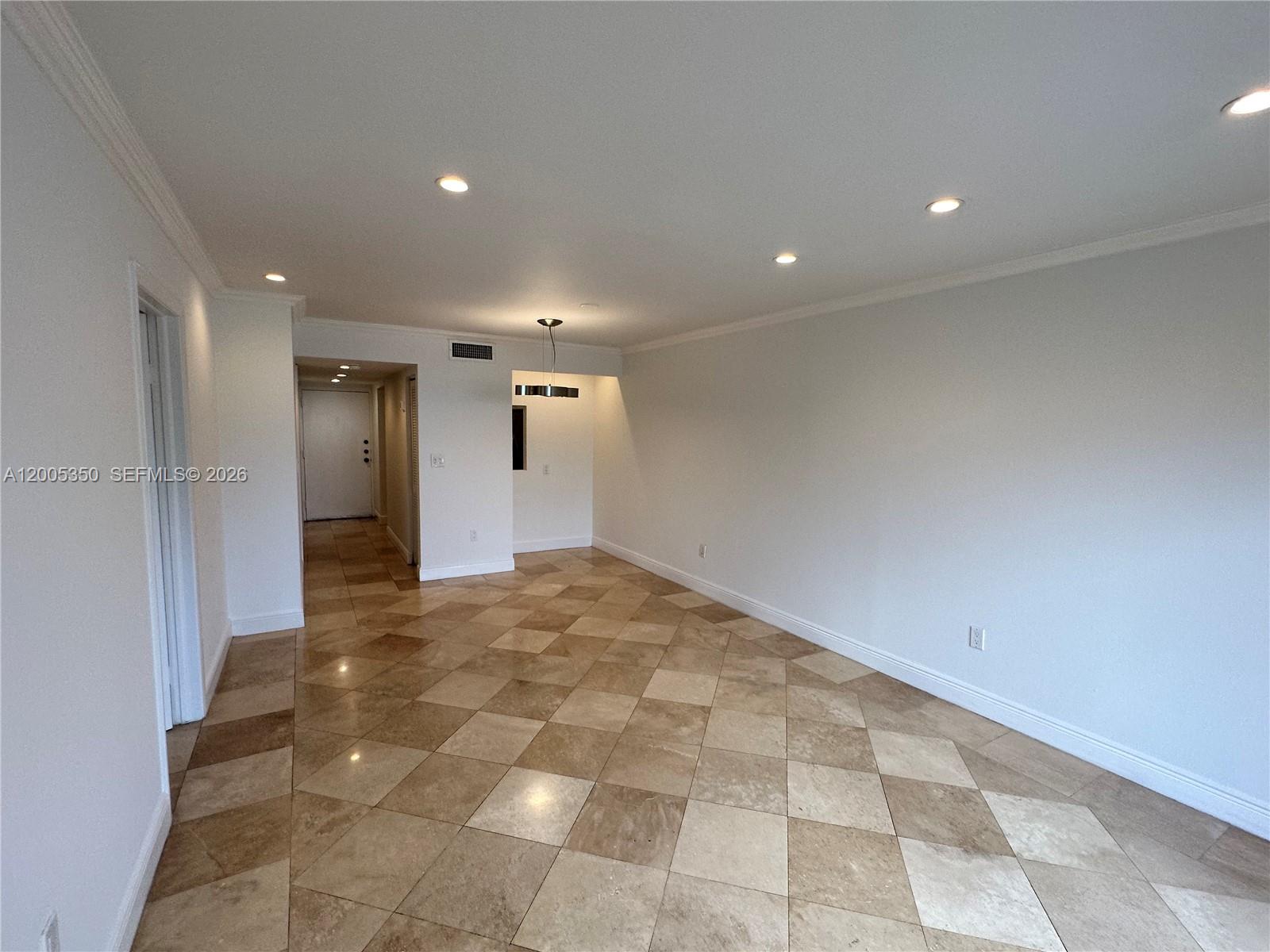 1250 Lincoln Rd # 406