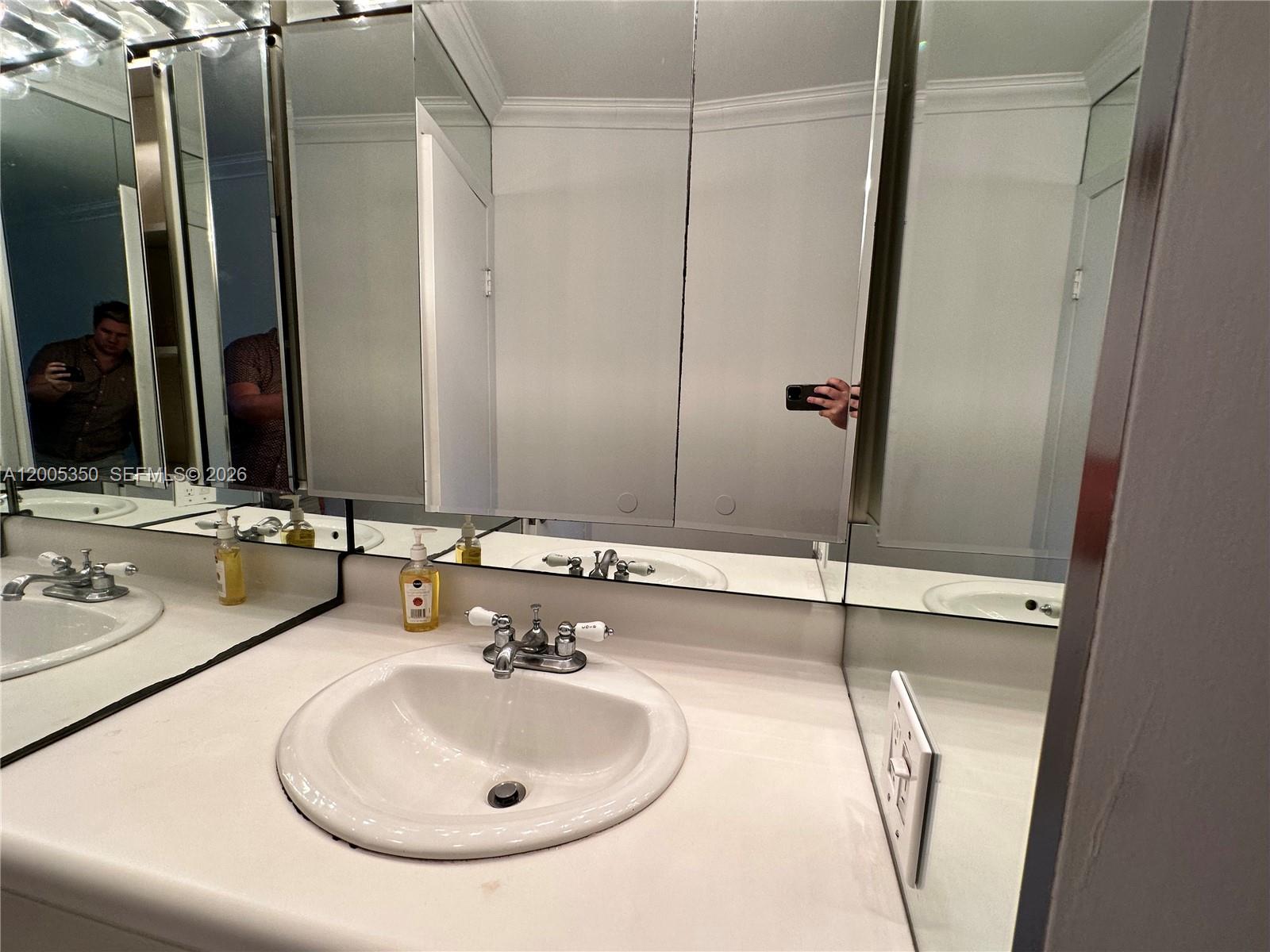 1250 Lincoln Rd # 406