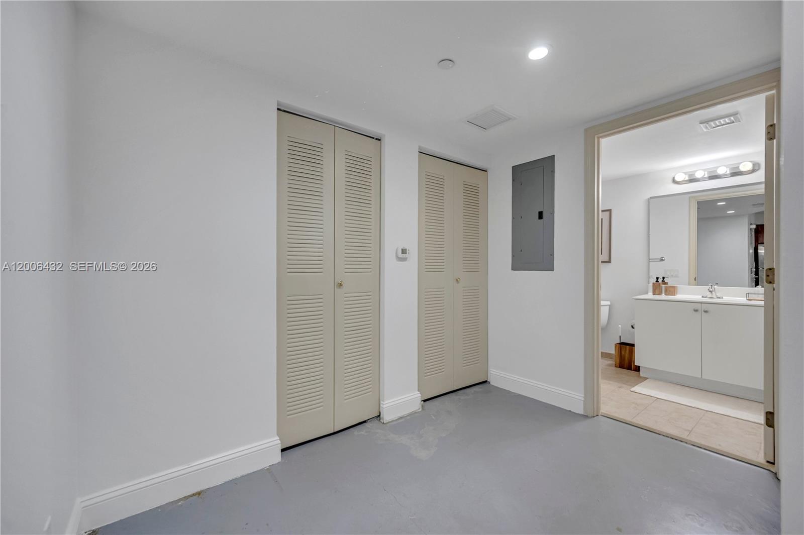 111 E Flagler St # 506